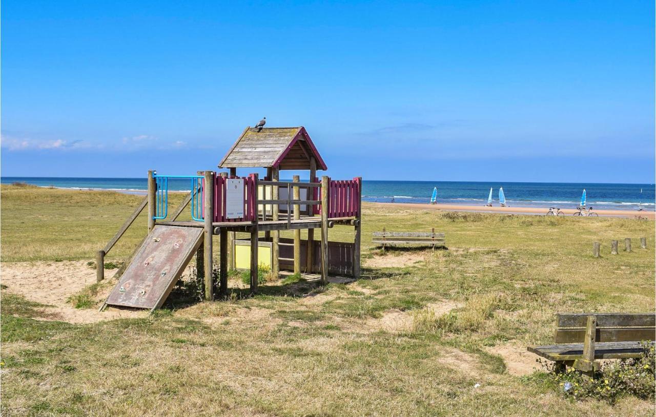 4 Bedroom Cozy Home In Port-En-Bessin-Huppain Exterior foto